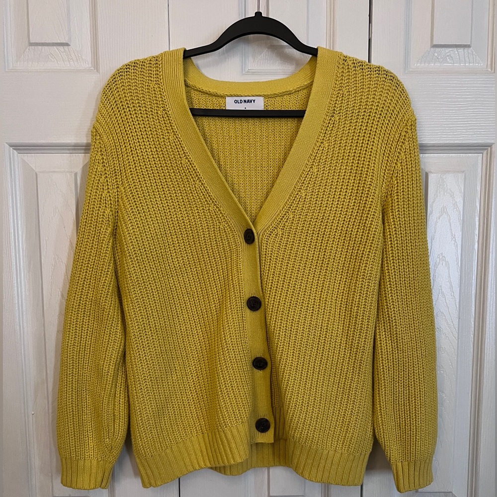 Old Navy yellow chunky knit cardigan size M